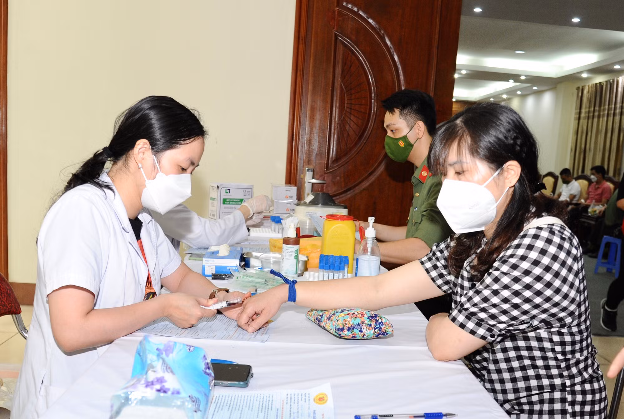 CBCS Cục Hậu hiến máu tình nguyện “Giọt máu nghĩa tình vì đồng đội thân yêu” -0