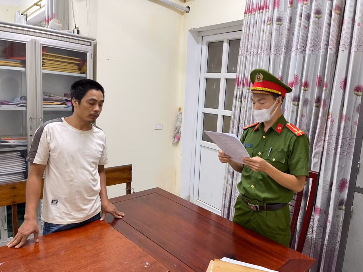 Khởi tố đối tượng đánh Công an viên -0