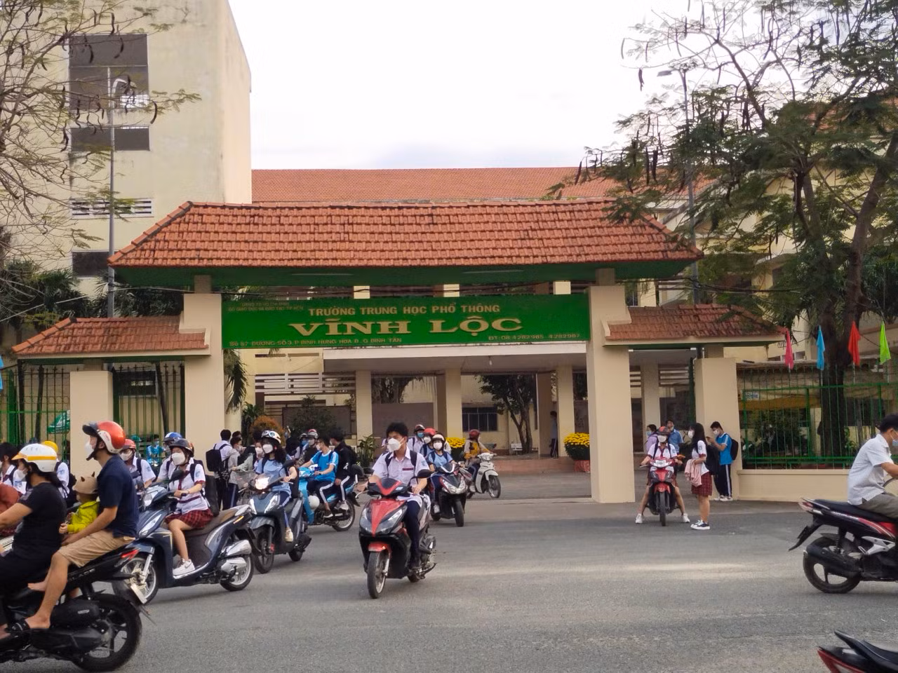 Hàng loạt sai phạm về quản lý, giảng dạy tại trường THPT Vĩnh Lộc-TP Hồ Chí Minh -0