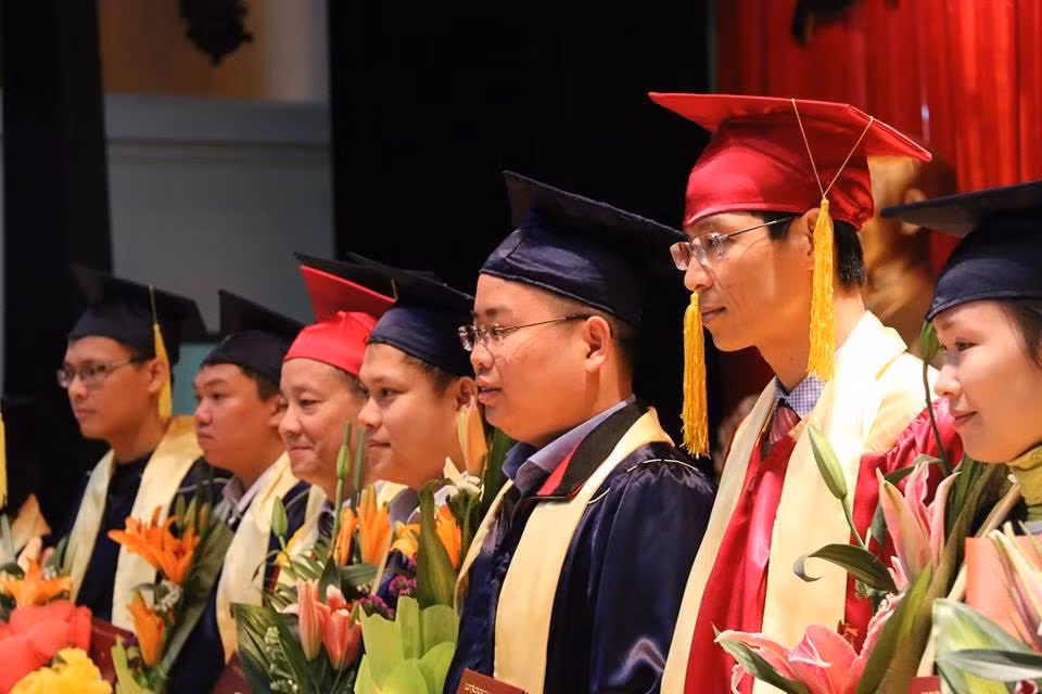 Nâng chất lượng đào tạo thạc sĩ, tiến sĩ tiệm cận với chuẩn mực quốc tế -0