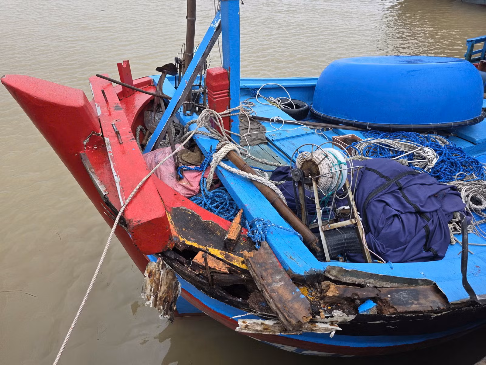 Điều tra vụ tàu cá Đắk Lắk bị nhóm ngư dân trên 3 tàu cá khác vây chặn, hành hung -0