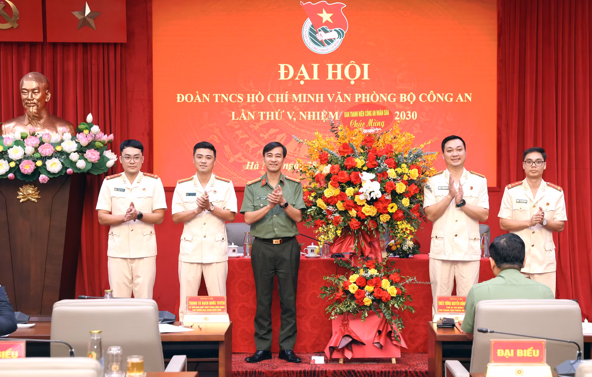 Đoàn viên Văn phòng Bộ Công an xung kích, sáng tạo, lập công vì an ninh Tổ quốc -0