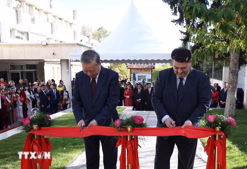 Tổng Bí thư Tô Lâm dự khánh thành Tượng Chủ tịch Hồ Chí Minh tại Bulgaria -0