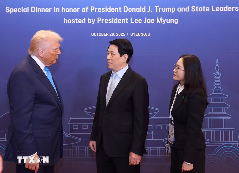 Chủ tịch nước gặp Tổng thống Hoa Kỳ và lãnh đạo cấp cao các nước dự APEC 2025 -0