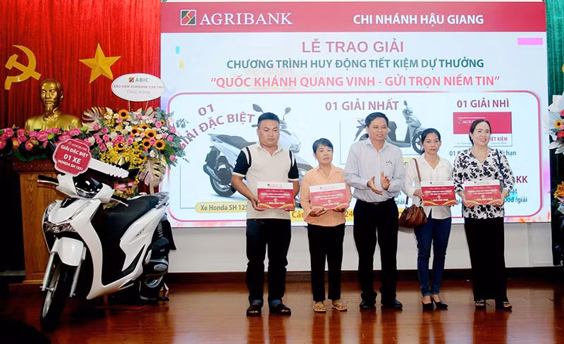 Tổ chức lễ bốc thăm, trao giải Chương trình dự thưởng “Quốc khánh quang vinh - Gửi trọn niềm tin” -2