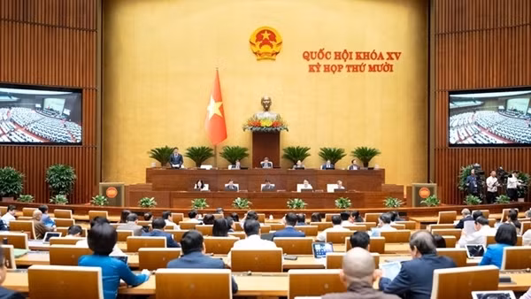 Thị trường vàng phức tạp, bạo lực học đường, bạo hành nhân viên y tế gây bức xúc