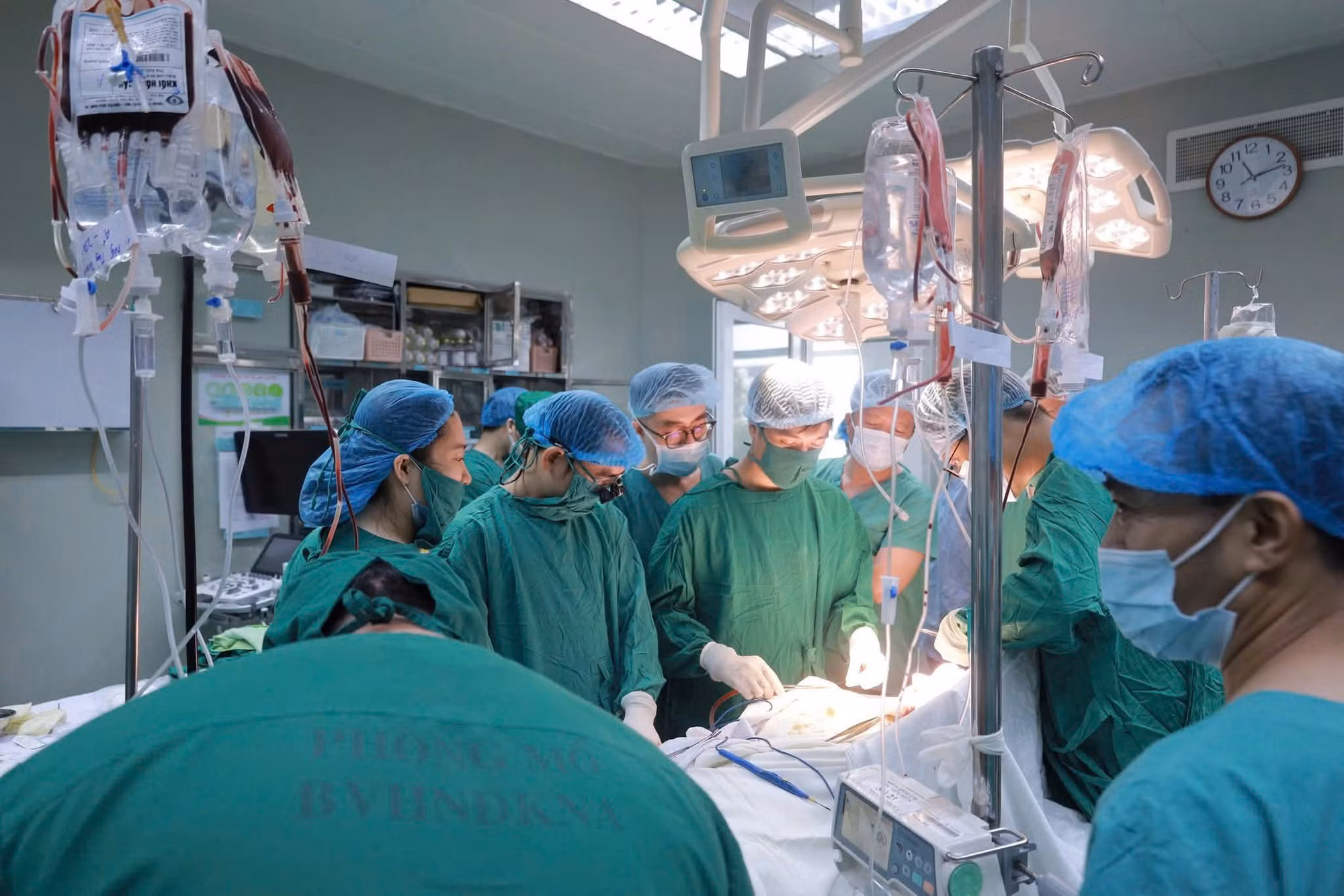 Thông tin mới nhất về vụ đối tượng dùng dao đâm nhiều người bị thương tại Bệnh viện Sản Nhi Nghệ An -0