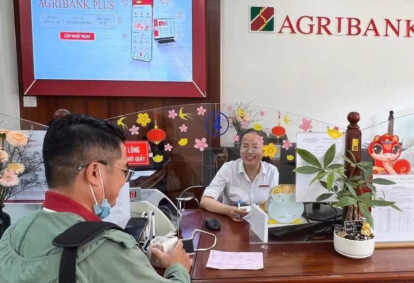 Cán bộ Agribank nhanh trí giúp cụ ông 88 tuổi thoát “bẫy” lừa đảo -0