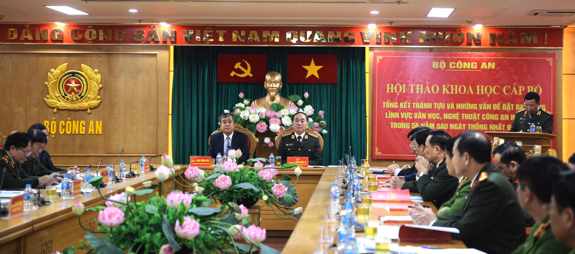 Làm sáng tỏ các thành tựu và vấn đề của văn học nghệ thuật CAND sau nửa thế kỷ -0