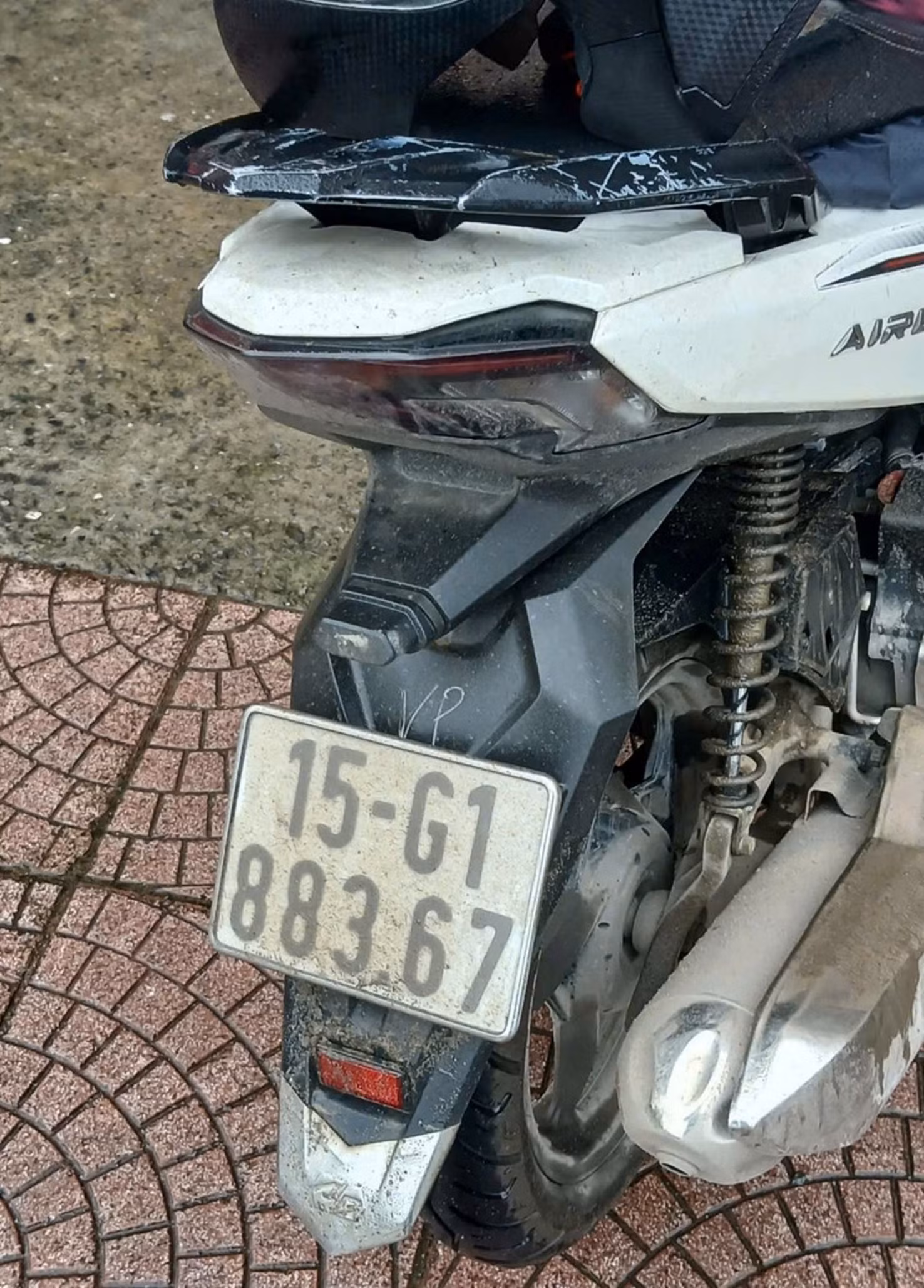 Tạm giữ đối tượng đâm vào Cảnh sát giao thông để “thông chốt” kiểm tra -0