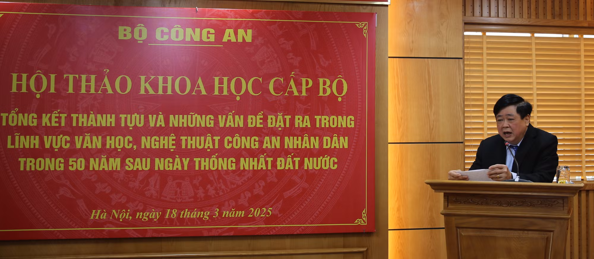 Làm sáng tỏ các thành tựu và vấn đề của văn học nghệ thuật CAND sau nửa thế kỷ -1