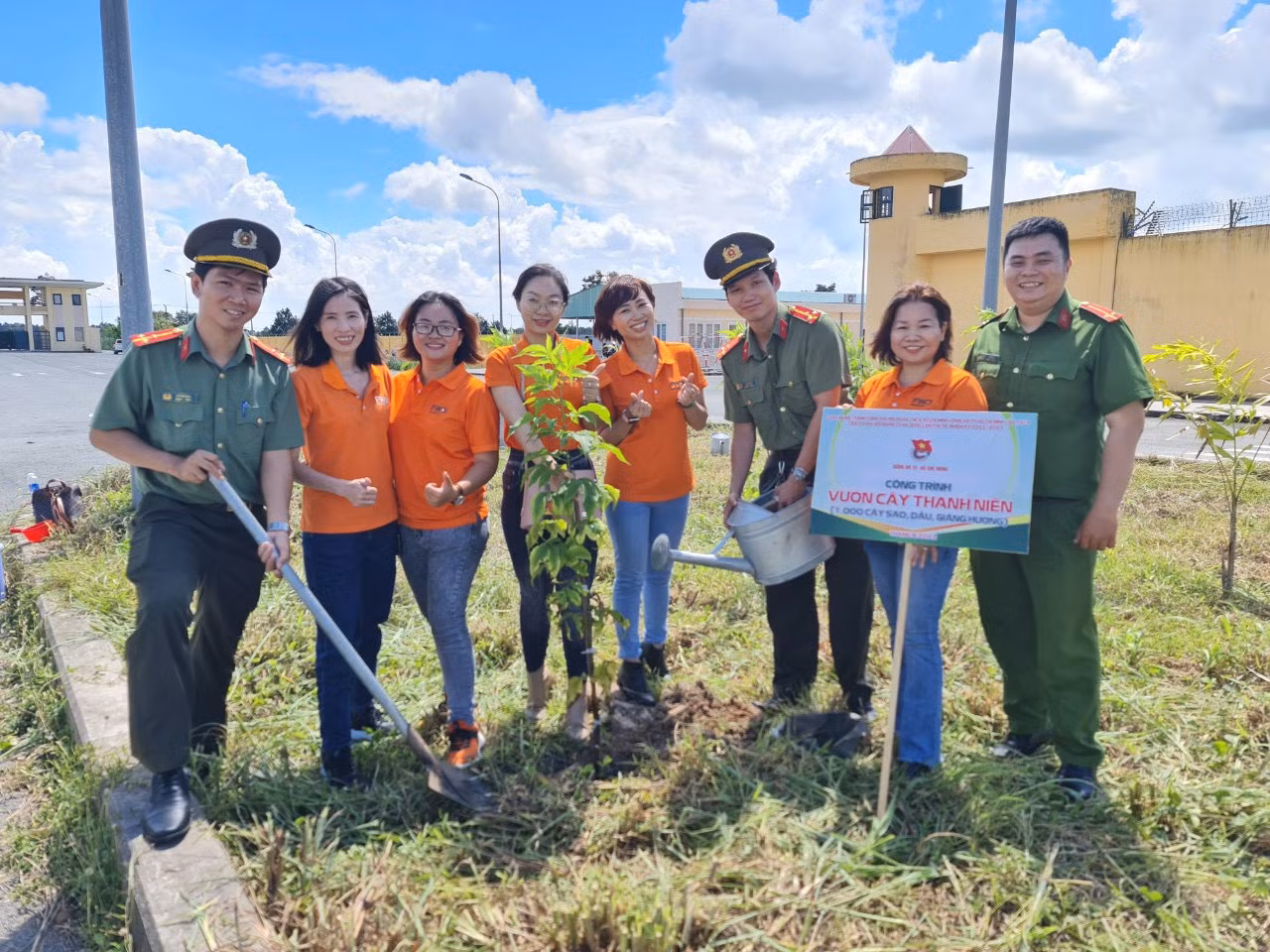 Ra quân trồng mới 1.000 cây xanh tại Trại tạm giam Chí Hòa -1