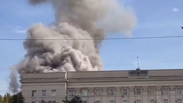 Ukraine bắn HIMARS trúng trụ sở chính quyền Kherson do Nga kiểm soát