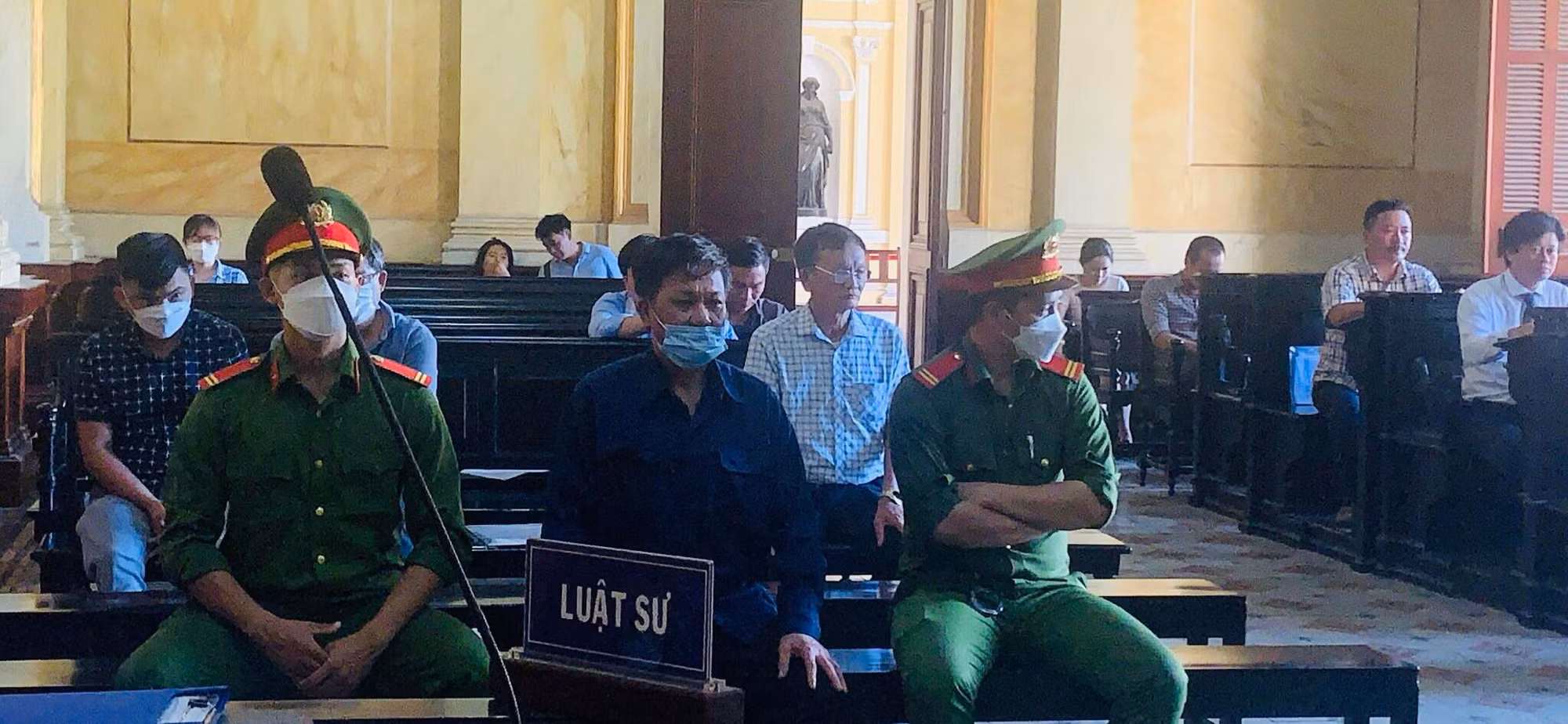 Bộ sậu Trung tâm Xuất nhập khẩu Vinacafe lãnh án -0