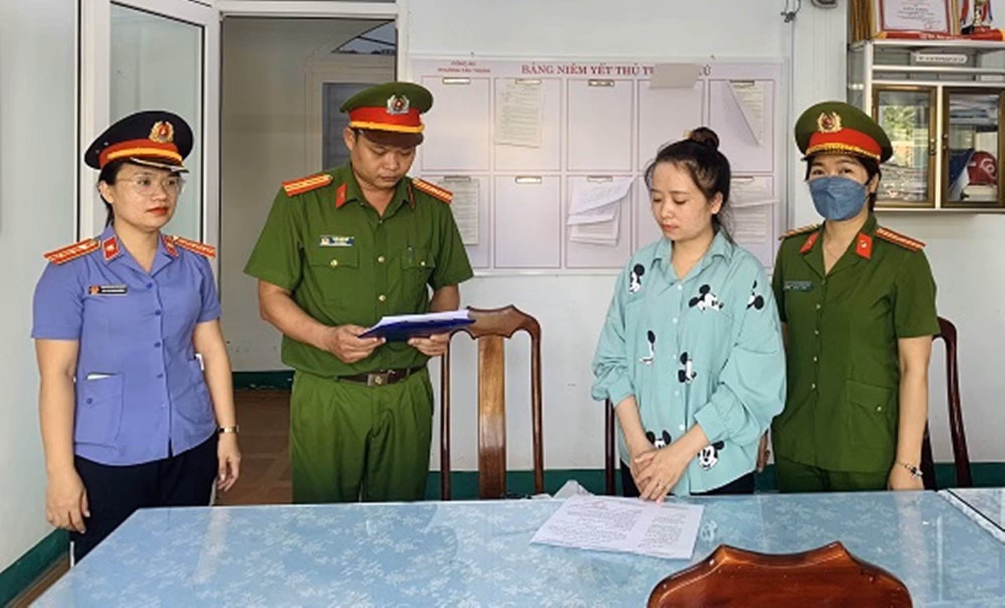 Nữ 9X làm giả con dấu, lừa đảo chiếm đoạt hơn 50 tỷ đồng -0