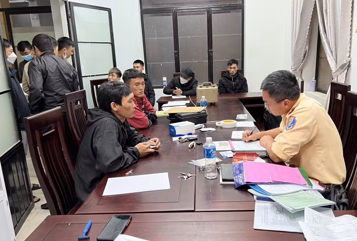 Test nhanh người đi đường, phát hiện 4 trường hợp dương tính với ma túy -0