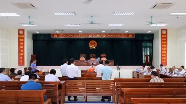 Tạm dừng xét xử sai phạm liên quan đến dự án nghìn tỷ