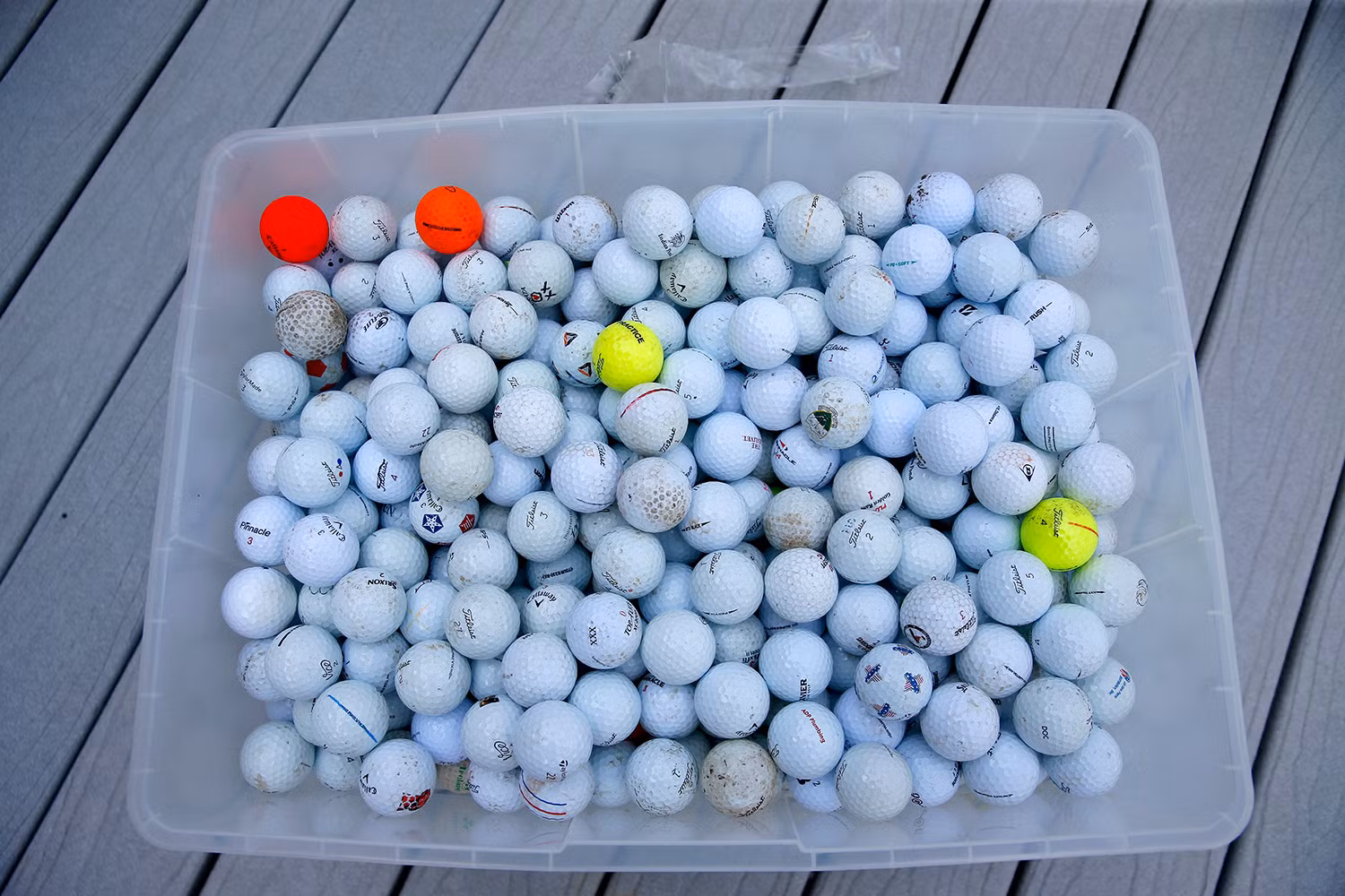 Thắng kiện 5 triệu USD vì bóng golf rơi vào nhà -0
