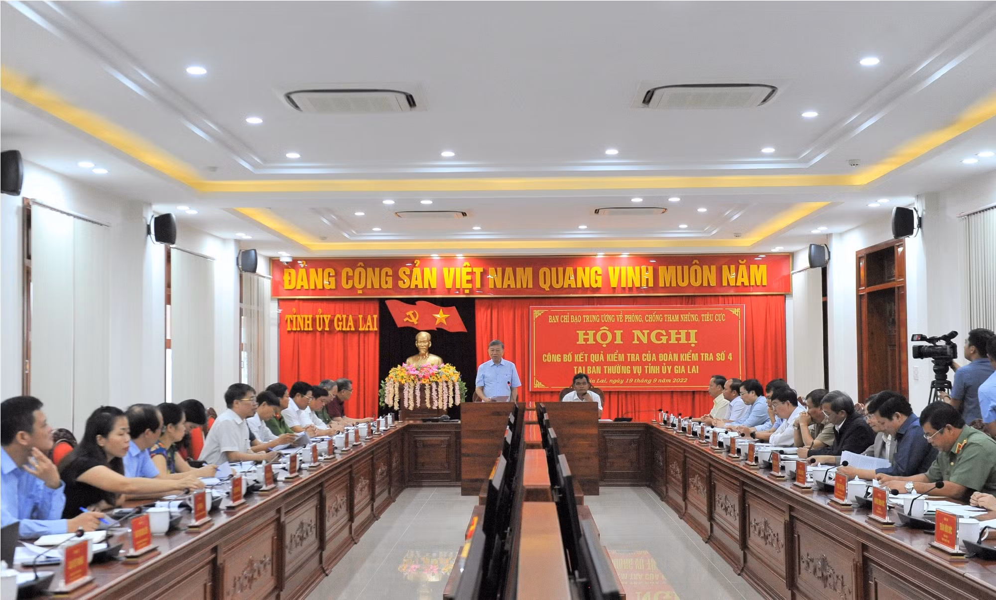 Xử lý cán bộ sai phạm “Không có vùng cấm, không có ngoại lệ” -0