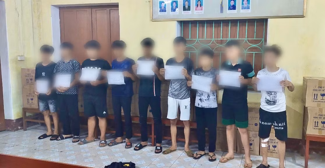 Mâu thuẫn trên mạng xã hội, nhóm học sinh tụ tập gây rối trật tự công cộng, -0