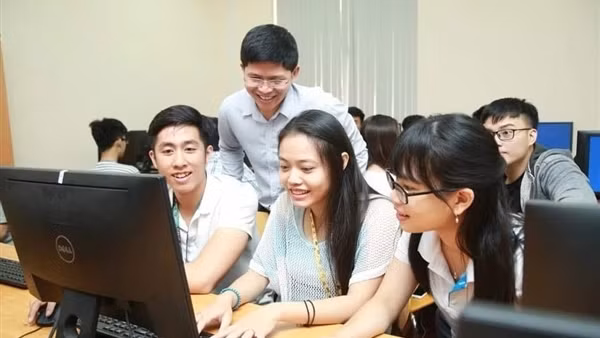 Mua bán tài khoản ChatGPT: Hiểm họa từ thị trường “đen”