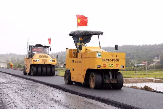 Thủ tướng chỉ đạo hỗ trợ người lao động làm việc trên công trường dịp Tết -0