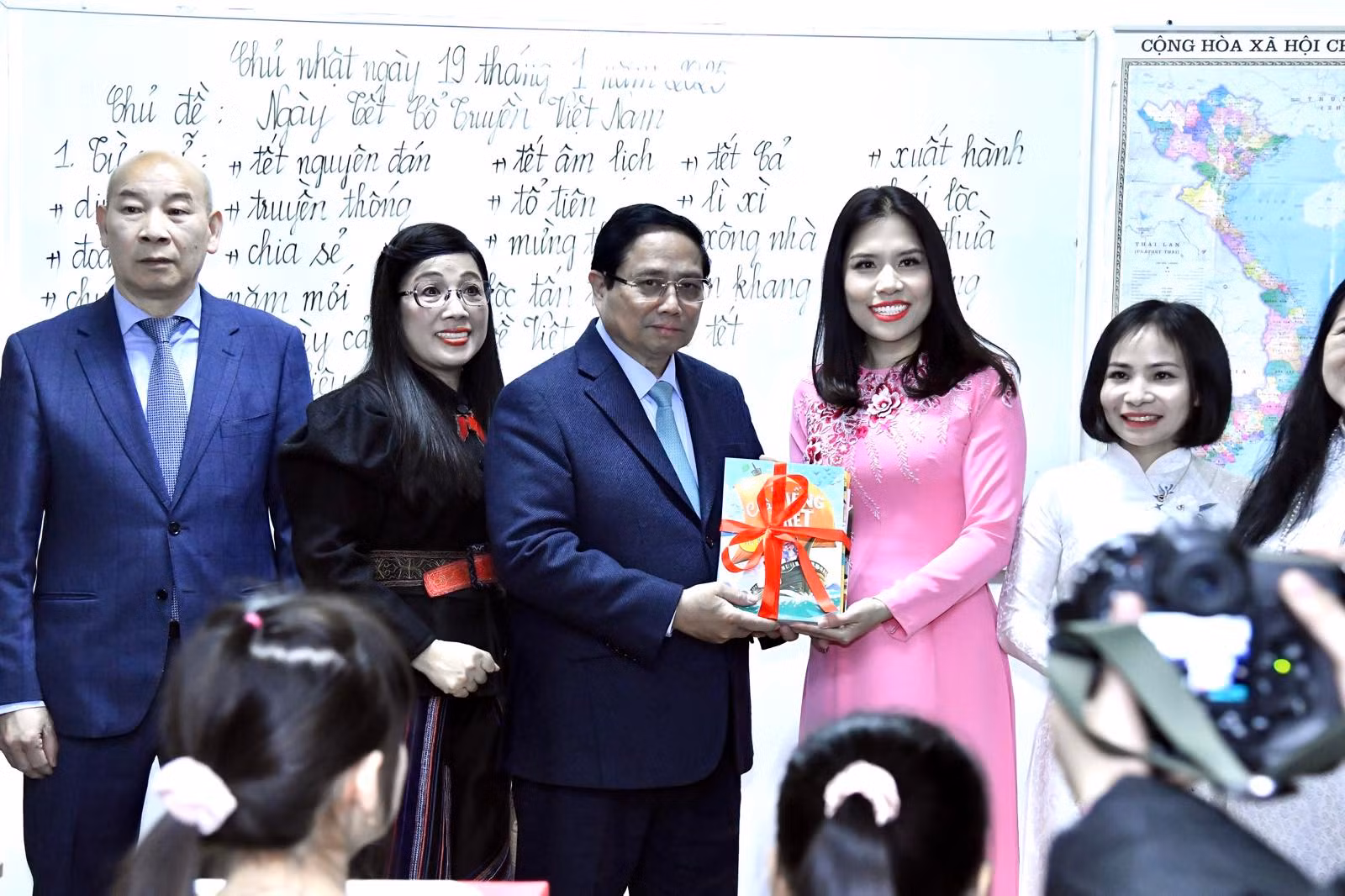 Thủ tướng thăm Trung tâm thương mại như 