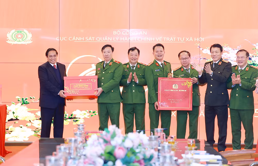 Xây dựng Cục Cảnh sát Quản lý hành chính về trật tự xã hội trở thành kiểu mẫu thực hiện Nghị quyết 57 -0