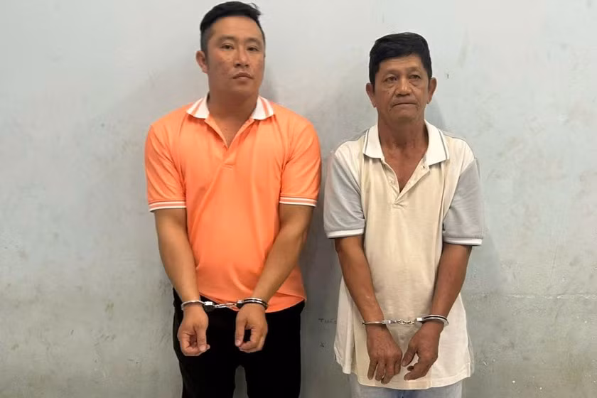 Khởi tố con rể và cha vợ dùng gậy sắt tấn công tài xế xe ôm công nghệ -0