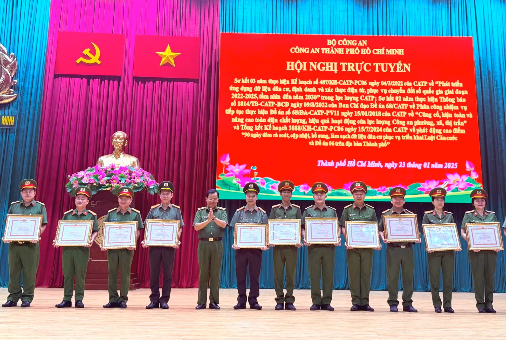 Công an TP Hồ Chí Minh phát huy những kết quả tích cực của Đề án 06 và Đề án 68 -1
