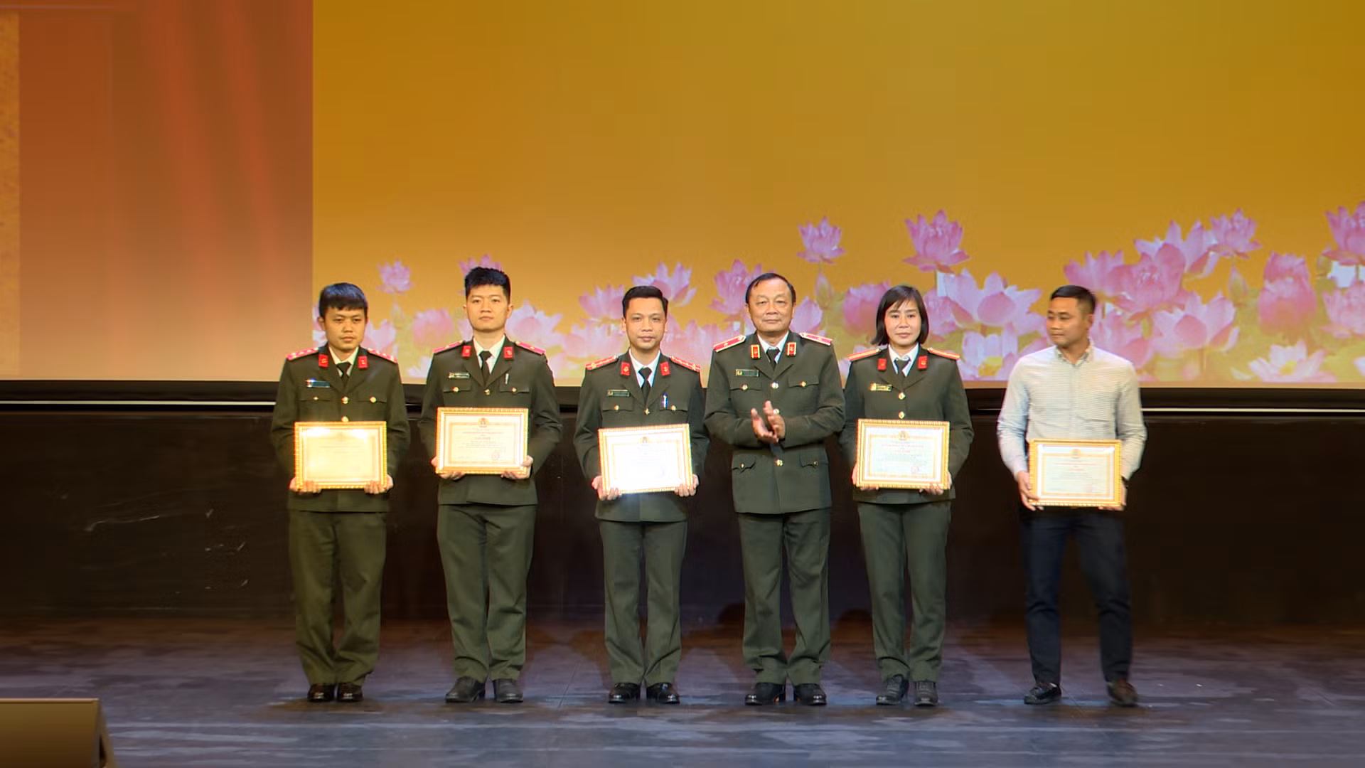 Các đơn vị thuộc Công đoàn CAND cùng gia đình đoàn viên vui Xuân, đón Tết cổ truyền -0