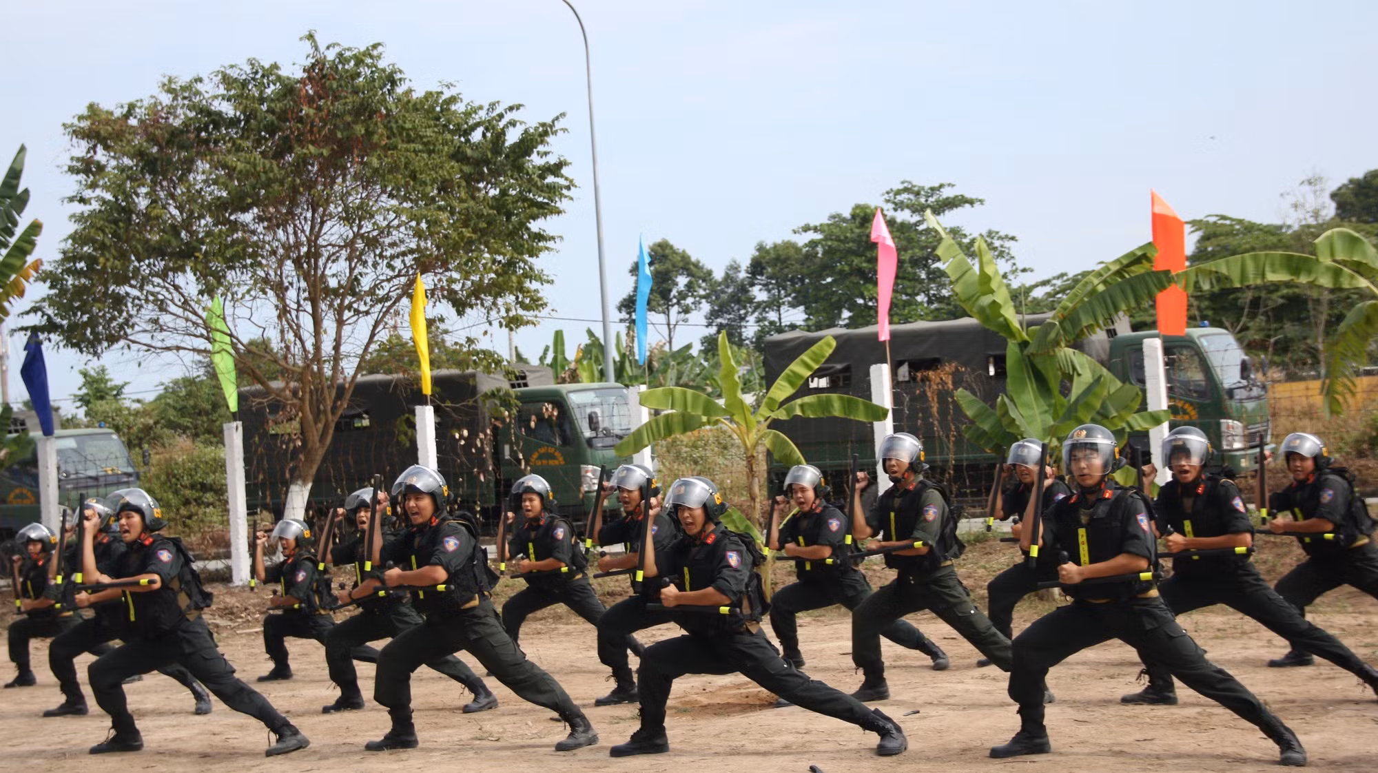 Công an TP Hồ Chí Minh ra mắt “quả đấm thép” mới -1