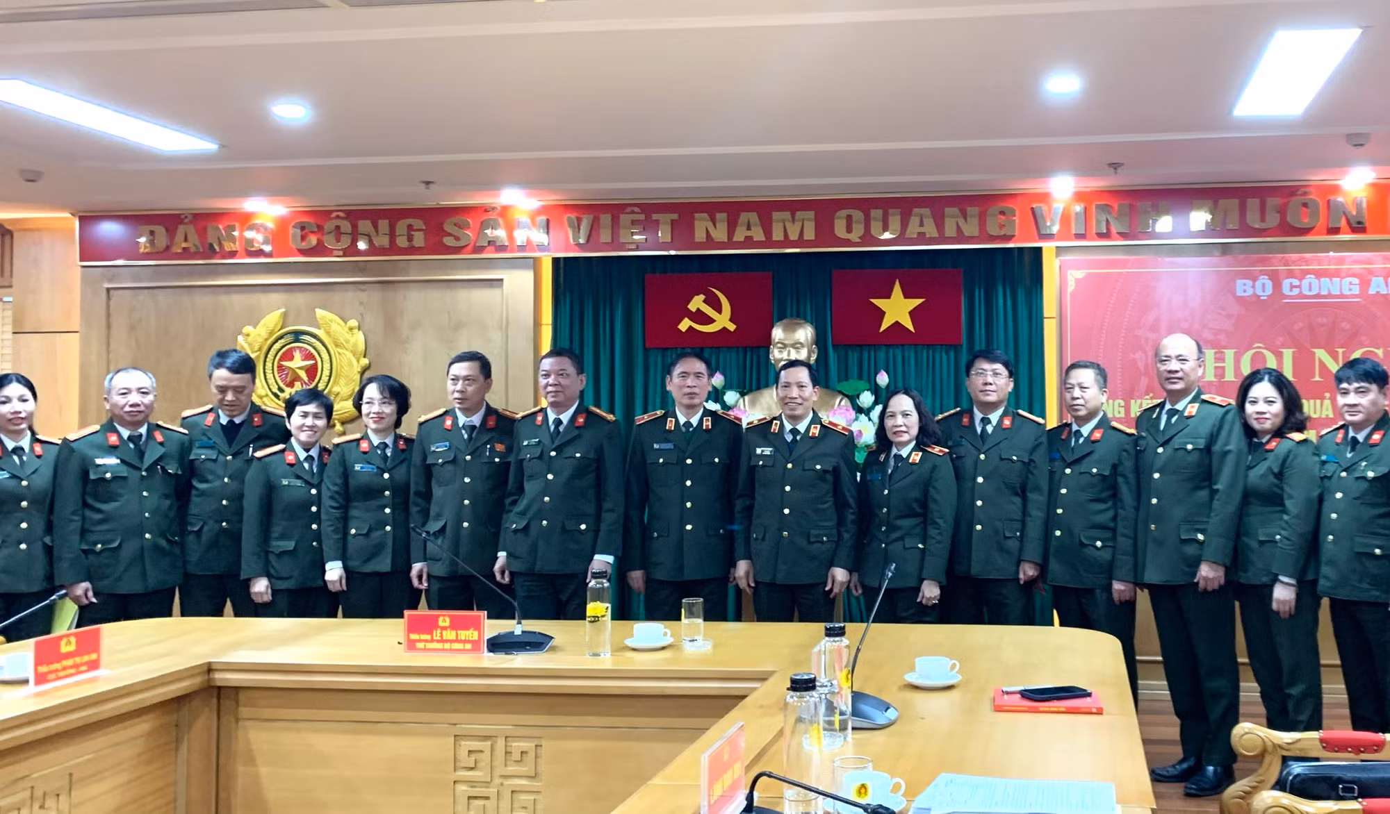 Thứ trưởng -0
