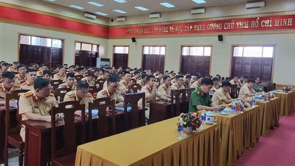 Tập huấn phòng, chống thiên tai và tìm kiếm cứu nạn cho lực lượng CSGT phía Nam