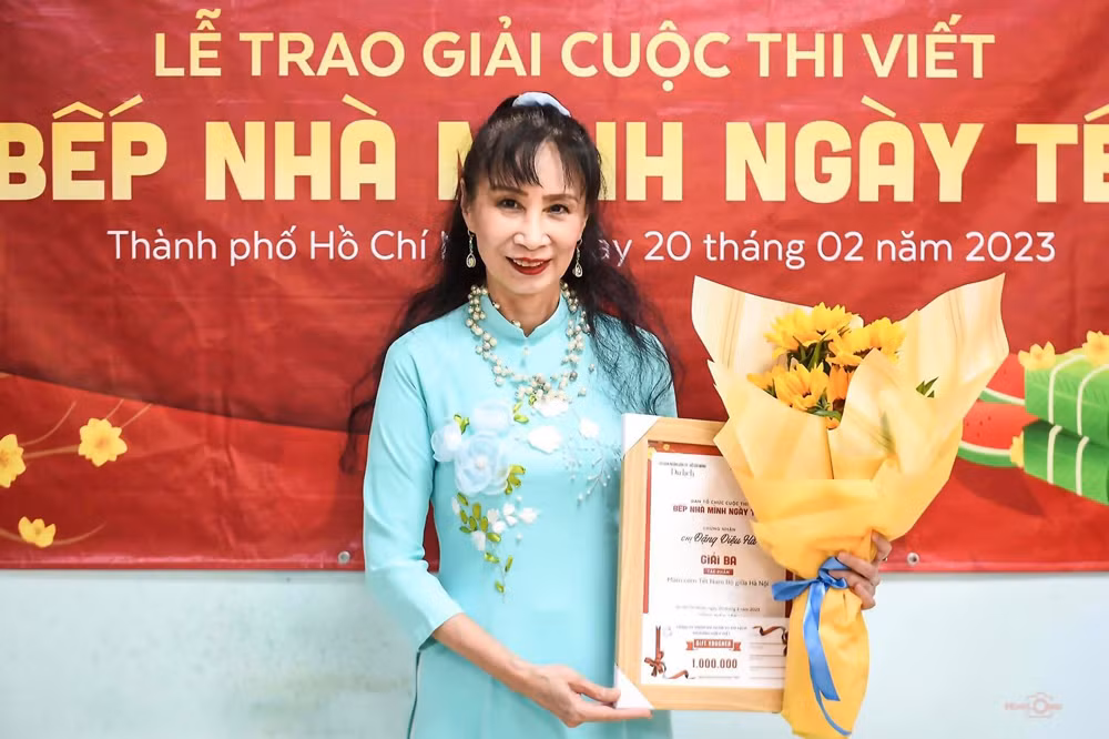 Bức tranh đẹp về chữ tình thời chiến -1