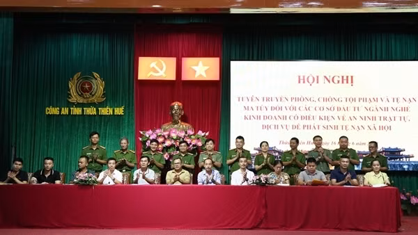 Hơn 100 cơ sở kinh doanh cam kết chấp hành quy định của pháp luật