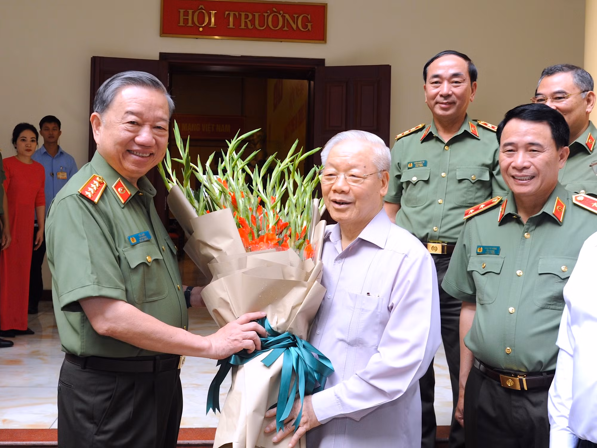 Tổng Bí thư Nguyễn Phú Trọng dự, chỉ đạo Hội nghị Đảng uỷ Công an Trung ương 6 tháng đầu năm 2023 -0