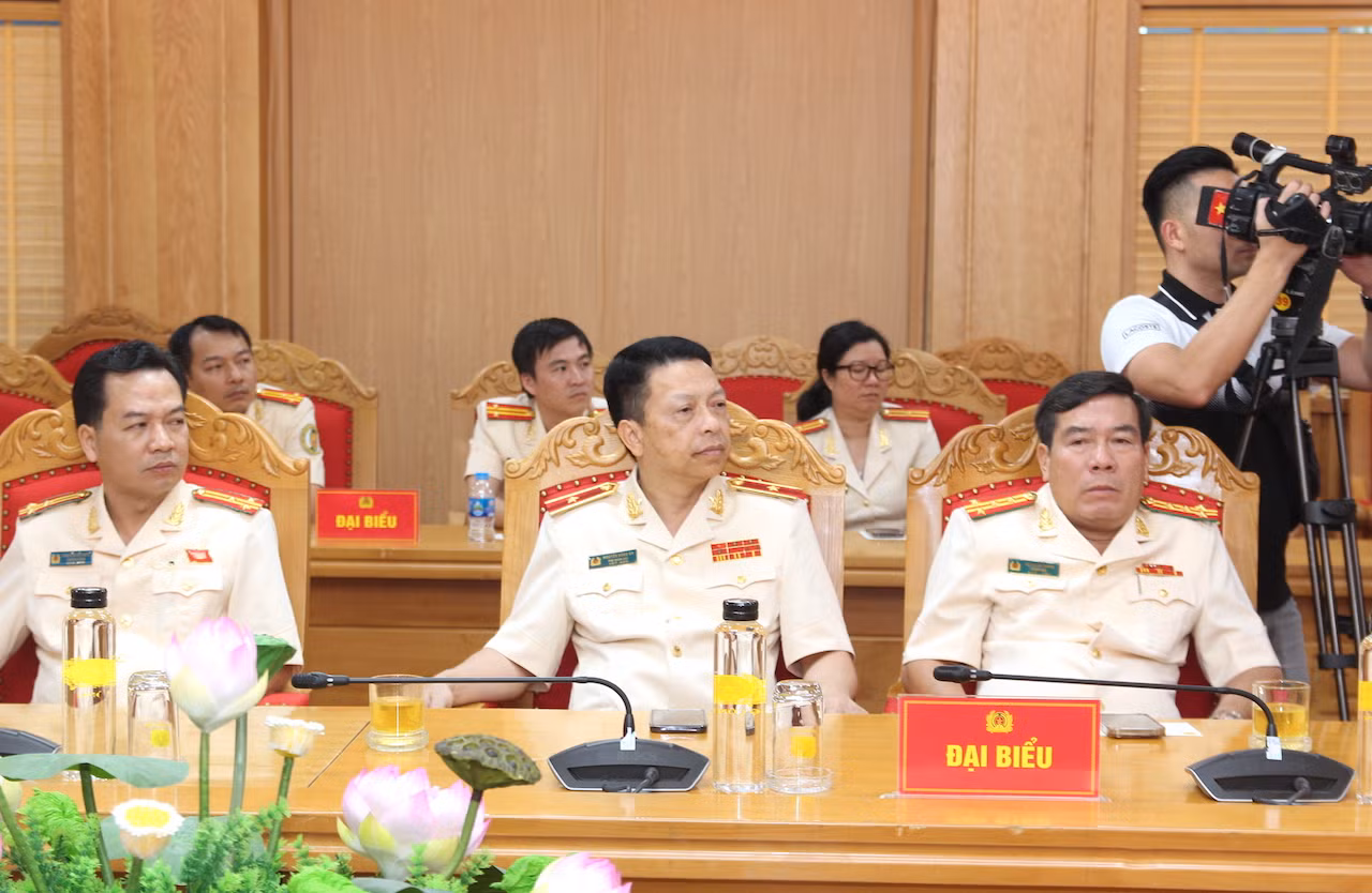 Lan toả tinh thần thi đua tích cực, nhân lên hàng trăm, hàng nghìn điển hình tiên tiến khác -1