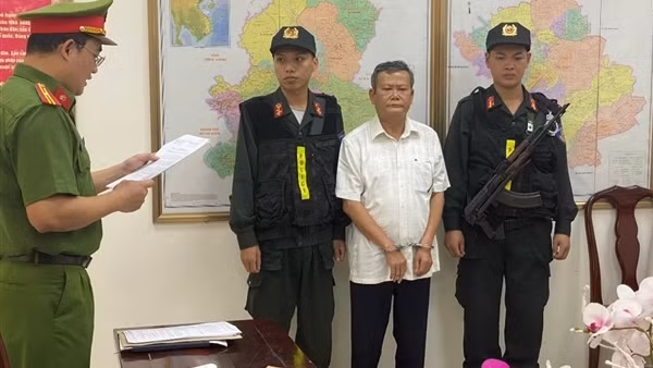 Bắt tạm giam 2 cán bộ Phòng Quản lý đô thị huyện Trảng Bom liên quan vụ xây 500 căn nhà trái phép