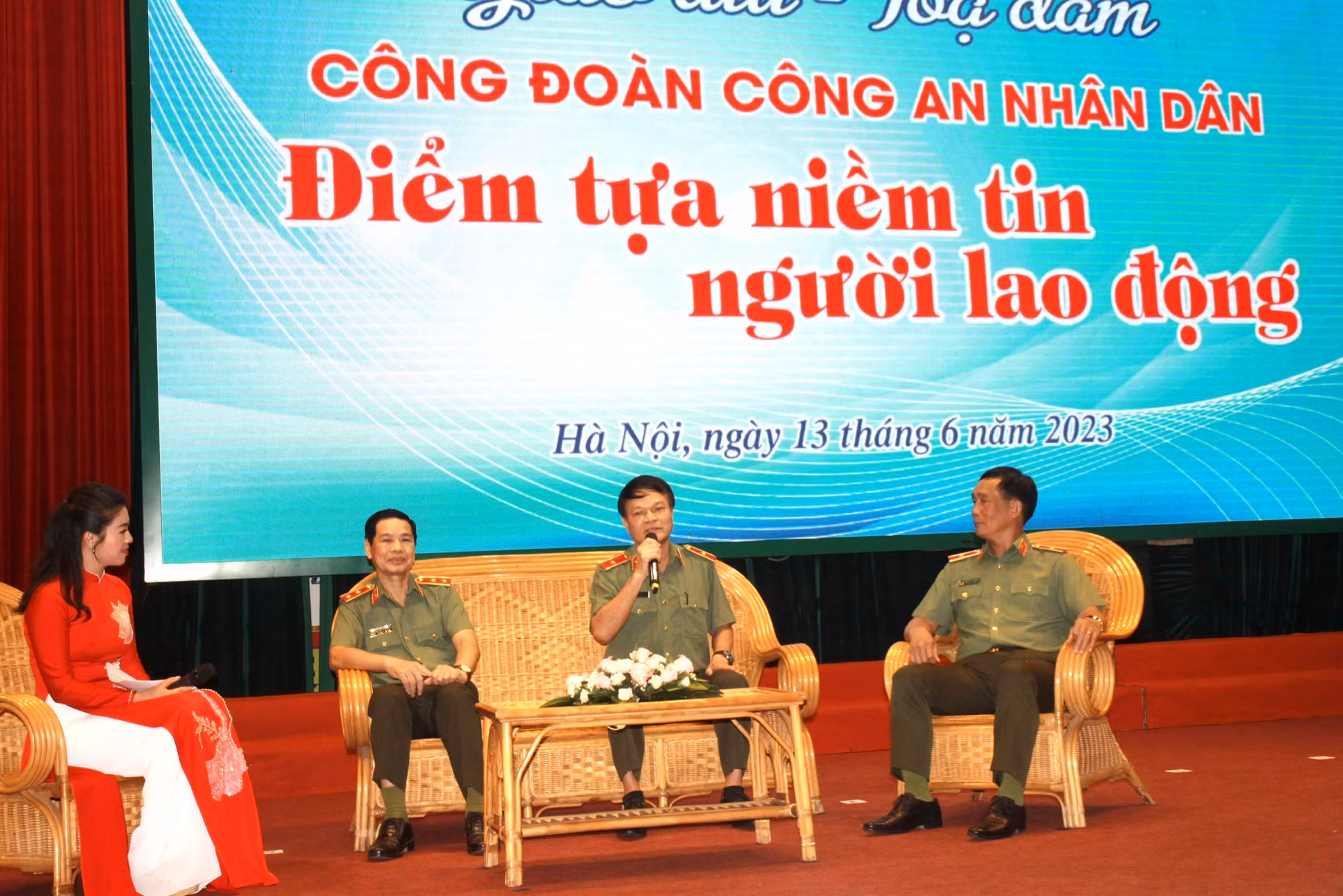 Giao lưu tọa đàm “Công đoàn CAND – điểm tựa niềm tin người lao động” -0