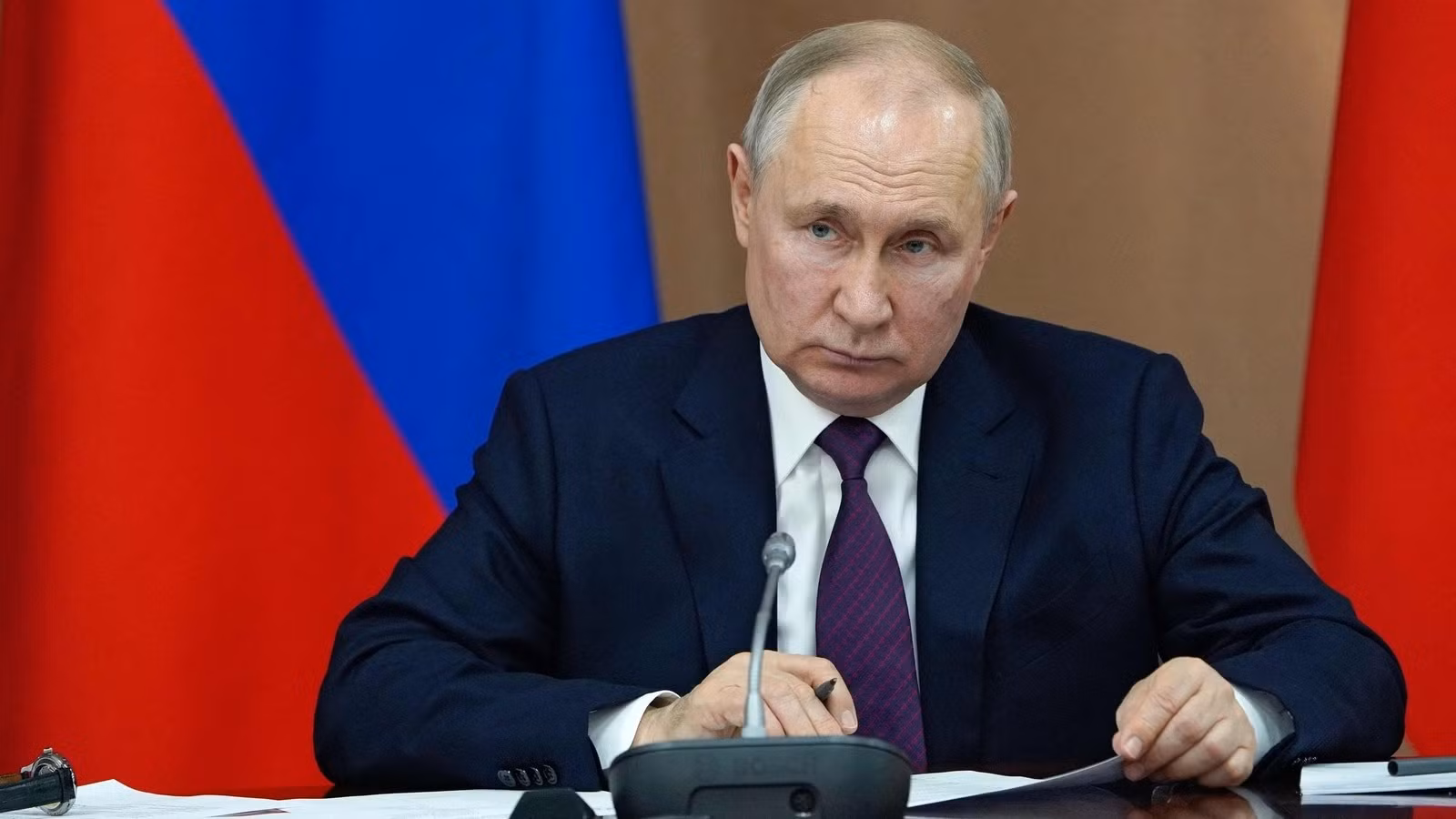 Tổng thống Putin yêu cầu phương Tây dừng cấp vũ khí cho Ukraine -0