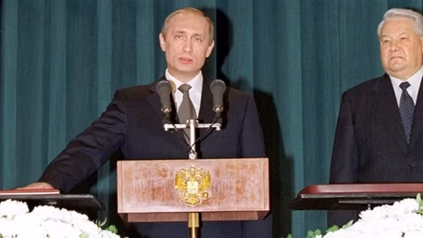 Hình ảnh lễ nhậm chức đầu tiên cách đây 24 năm của Tổng thống Putin