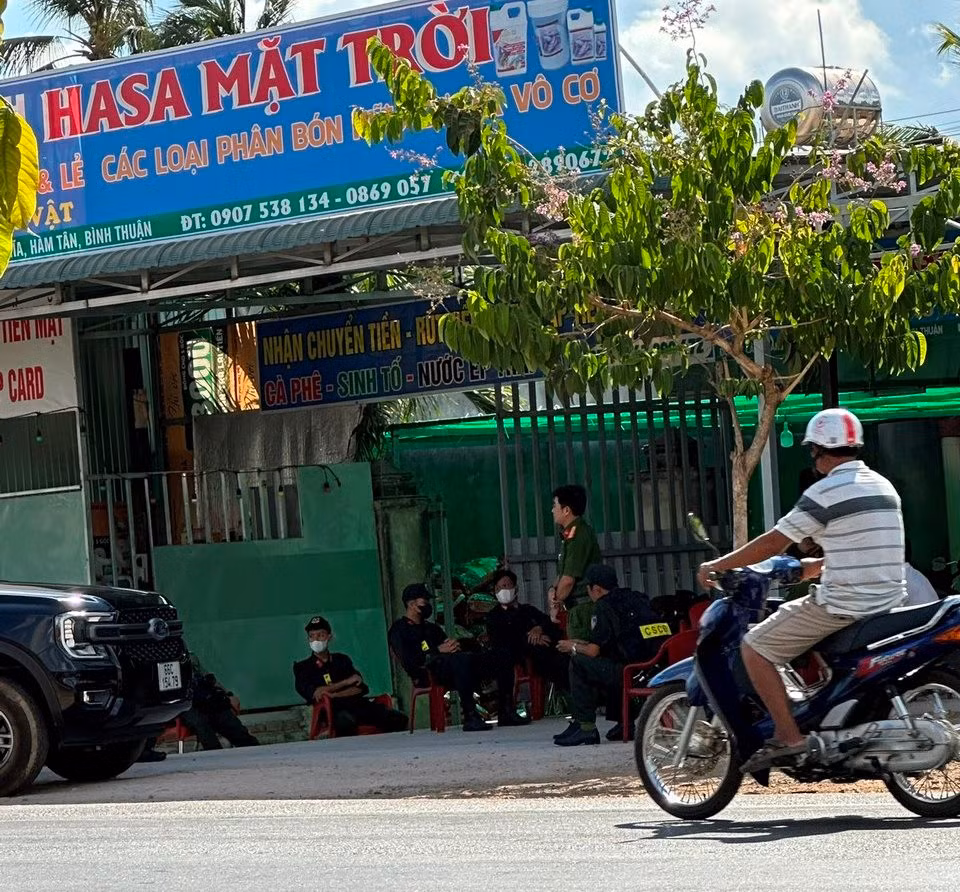 Công an Bình Thuận khám xét 3 điểm sản xuất, mua bán phân bón giả -0