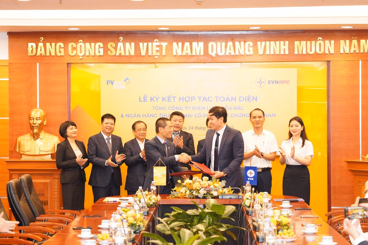 PVcomBank và EVNNPC ký kết hợp tác toàn diện cùng hỗ trợ phát triển -0