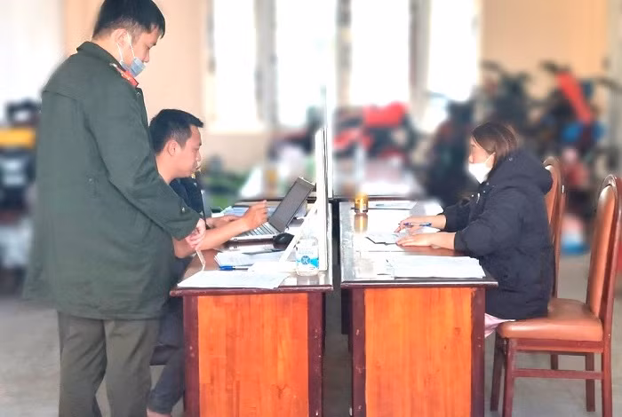 Khởi tố “nữ quái” chuyên lừa đảo qua mạng bằng hình thức bán rau, hoa -0