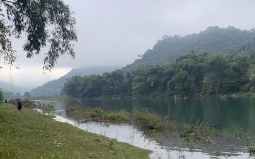 4 học sinh ở Hà Giang mất tích do lật thuyền trong đêm -0