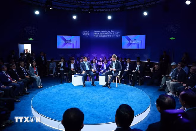 Thủ tướng Phạm Minh Chính đối thoại chính sách tại Hội nghị WEF Thiên Tân -0