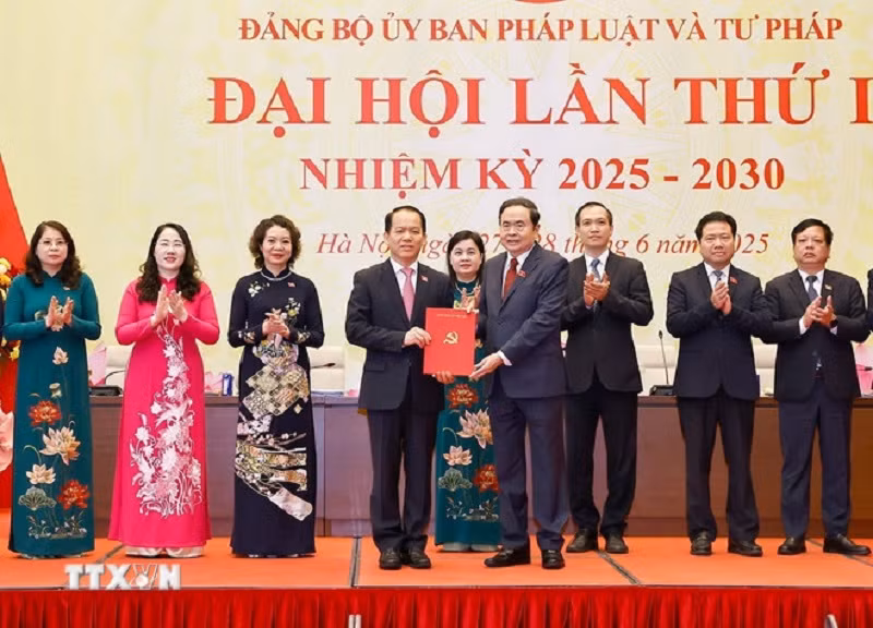 Chủ tịch Quốc hội: Tiếp tục phát huy hiệu quả đổi mới tư duy xây dựng pháp luật -0