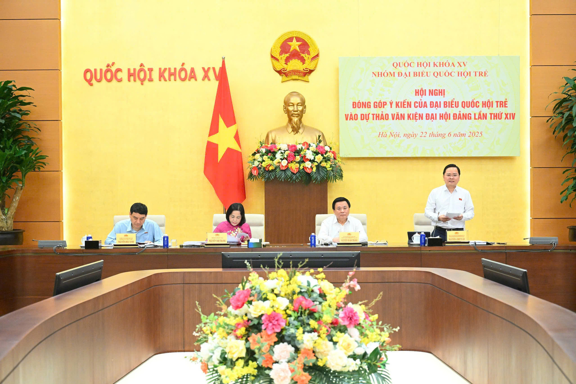 Đại biểu Quốc hội trẻ đóng góp vào dự thảo Văn kiện Đại hội XIV của Đảng -0