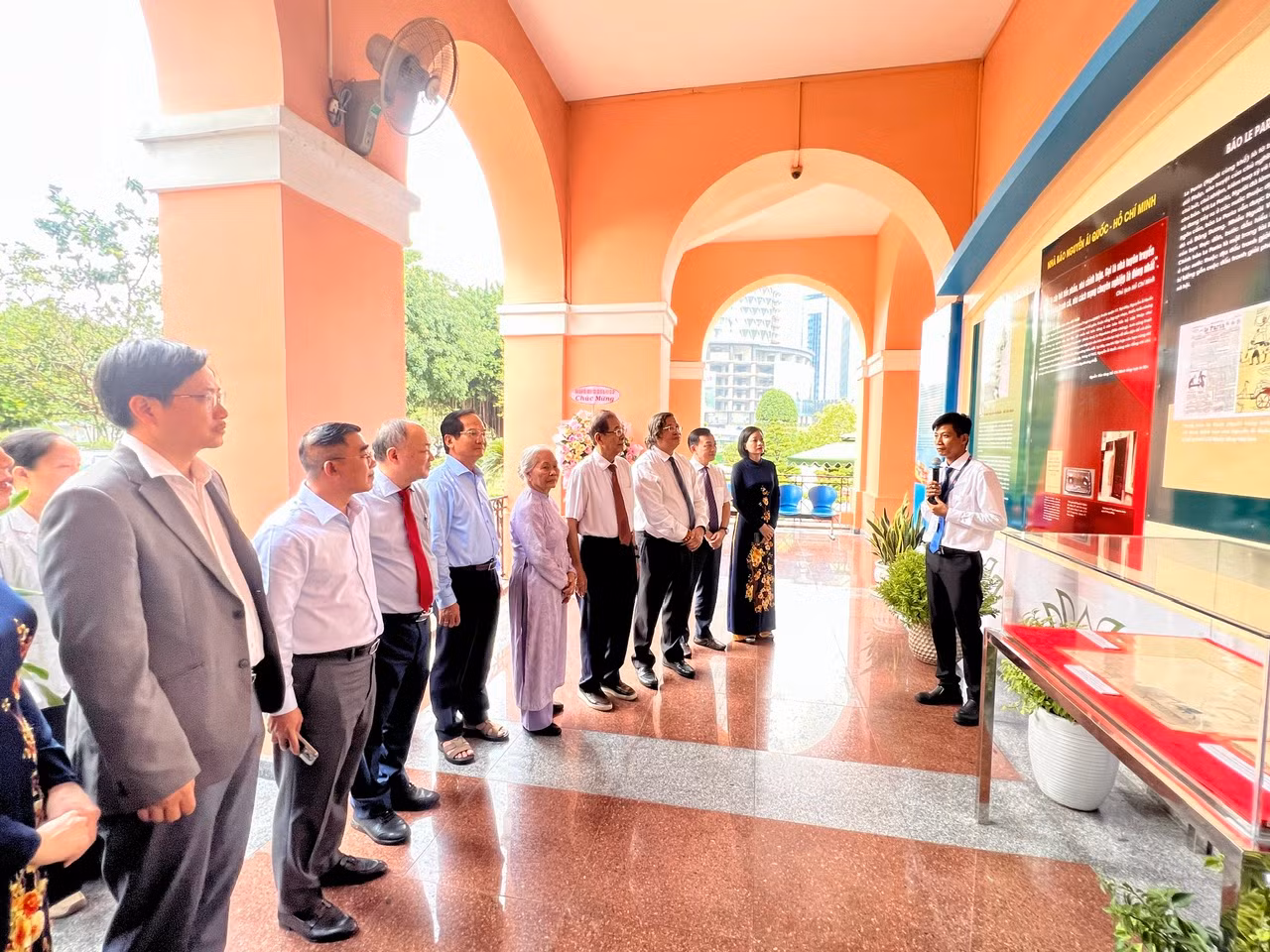 Trưng bày chuyên đề “Chủ tịch Hồ Chí Minh, người sáng lập Báo chí Cách mạng Việt Nam” -0